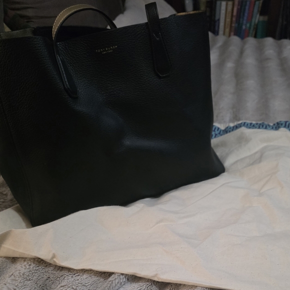 Tory Burch Perry Tote In Black Smooth/ Pebbled Leather. Never Used - Picture 11 of 16